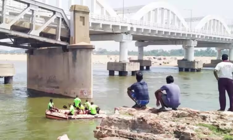 திருச்சி கொள்ளிடம் ஆற்றில் தொடரும் உயிரிழப்பை தடுக்க மாவட்ட நிர்வாகம் எச்சரிக்கை