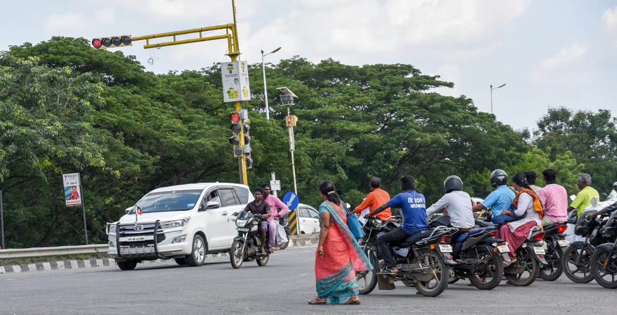 போக்குவரத்து நெரிசலுக்கு தீர்வாக திருச்சி-சென்னை தேசிய நெடுஞ்சாலை சந்திப்பு அருகே பாதாள சுரங்கப்பாதை அமைக்க பயணிகள் கோரிக்கை விடுத்துள்ளனர்