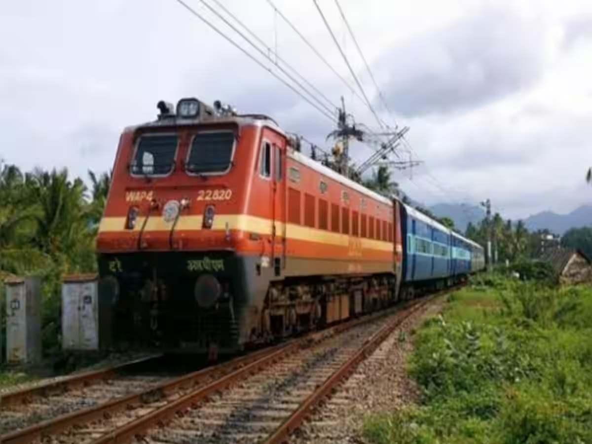 ஆயுத பூஜை, சரஸ்வதி பூஜை மற்றும் தீபாவளி விடுமுறைக்கு சிறப்பு ரயில்கள்